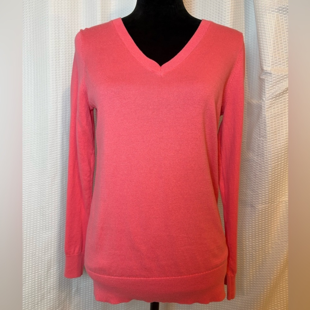 Loft 100% cotton pink v-neck pullover long sleeve sweater size medium